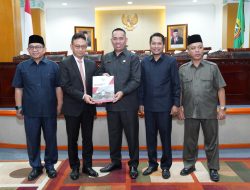 Wali Kota Turut Sahkan Program Pembentukan Perda dan Sampaikan Pendapat Akhir RAPBD 2024