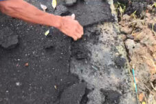 Warga Sungai Pinyuh Keluhkan Kualitas Pengaspalan Jalan Terkesan Asal-Asal