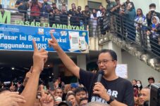 Temui Warga Pontianak, Anies Bantah Hapus Program Bansos