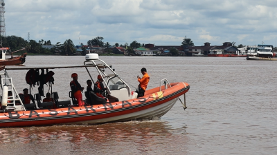 Anak Buah Kapal Asal Jakarta hilang di Sungai Kapuas, Basarnas masih lakukan Pencarian
