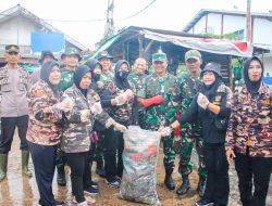 Cegah Banjir dan Wabah Penyakit, Pangdam XII/Tpr Pimpin Aksi Bersihkan Lingkungan dan Tanam Pohon