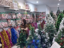 Pernak Pernik Natal di Pontianak Diburu Pembeli dari Mancanegara