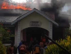 Diduga berasal dari api kompor, Sebuah rumah di Sungai Berembang Hulu Hangus terbakar
