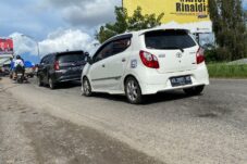 Lubang di Tanjakan Jembatan Kapuas 2 Ancam Keselamatan Pengguna Jalan