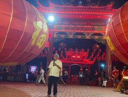 Malam Perayaan Imlek 2575, Muda Resmikan Lampion Terbesar Di Kalbar