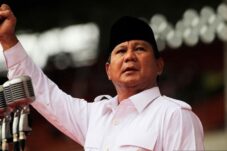 Prabowo Terima Kenaikan Pangkat Kehormatan Dari Jokowi