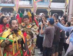 Ritual Tatung Cuci Jalan, Ribuan Wisatawan Padati Singkawang