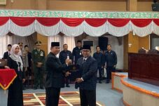 Resmi Dilantik, Bie Men Siap Meneruskan Program Anwar Ali Di DPRD Kota Pontianak