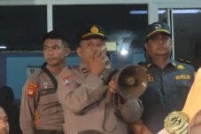 KM Bukit Raya Terbakar, Keberangkatan Penumpang Tujuan Pontianak – Surabaya Dibatalkan