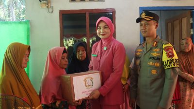 Jelang Idul Fitri Kapolres Bengkayang Berikan Bantuan Kepada Kaum Duafa