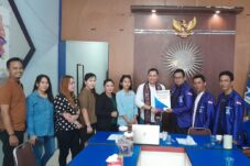 Kristian Kembalikan Berkas Pendaftaran Balon Wawako ke PAN Pontianak