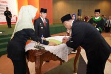 Lantik 850 PPPK, Pj Wako Ingatkan Kedisiplinan Dalam Bekerja