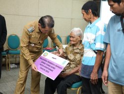 Pemkot Pontianak Salurkan Bantuan Uang Tunai untuk 3.350 KK