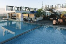 Jelang Long Weekend, Berenang Tanpa Menginap di Hotel Harris Pontianak