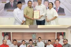 Gerindra dan PKB Serahkan Rekomendasi untuk Sis dan Sukardi sebagai Cabup,Wabup Kapuas Hulu