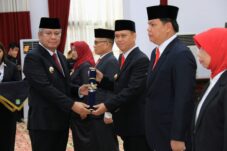 Harisson Kukuhkan Lima Orang Penjabat Sementara Bupati di Kalbar