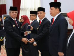 Harisson Kukuhkan Lima Orang Penjabat Sementara Bupati di Kalbar