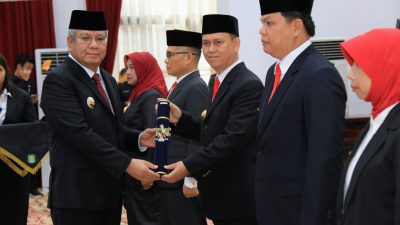 Harisson Kukuhkan Lima Orang Penjabat Sementara Bupati di Kalbar