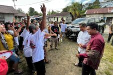 Warga Dusun Betung Kabupaten Landak Titip Harapan Pada Ria Norsan-Krisantus Kurniawan