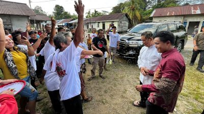 Warga Dusun Betung Kabupaten Landak Titip Harapan Pada Ria Norsan-Krisantus Kurniawan