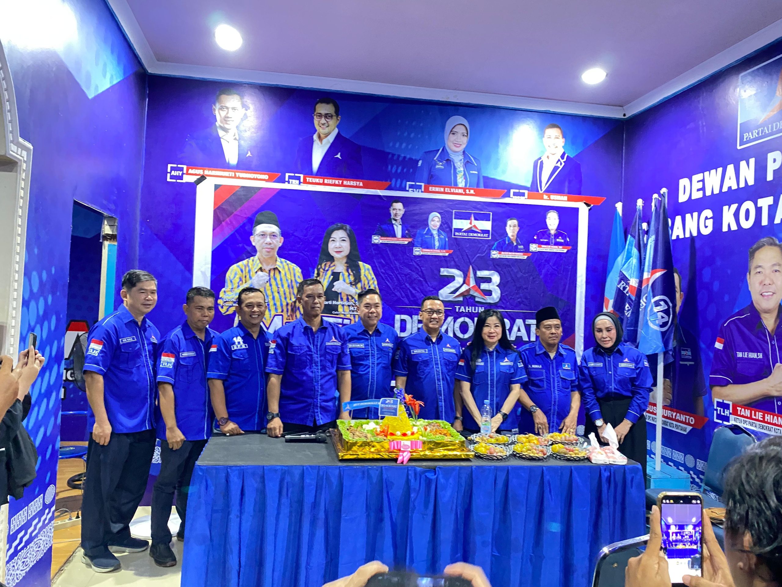 Peringati HUT Ke-23 Partai Demokrat, DPC Demokrat Pontianak Gelar Syukuran