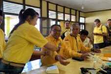 Rangkaian HUT ke-60, DPD Golkar Sintang Gelar Syukuran dan Bakti Sosial