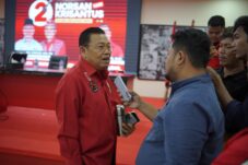 Cornelis Pastikan Dukungan Untuk Ria Norsan-Krisantus Kurniawan