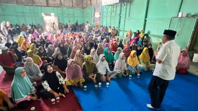 Sambangi Warga Teluk Keramat Sekura, Muda Disambut Meriah