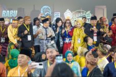 Bahasan Nyinyir : Pakai Pakaian Adat Jamin Kondusifitas di Pontianak Sangat Tidak Benar