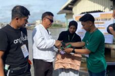 Kolaborasi BRUIN dan Angkuts, Clean Up Sensus Sampah Plastik di Sungai Kapuas