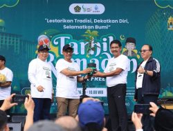 Tarhib Ramadan, Kemenag Bagikan Al-Qur’an dan Bibit Pohon untuk Pelestarian Lingkungan