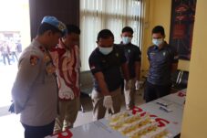 Personel Sat Reskrim Polres Melawi Jalani Tes Urine