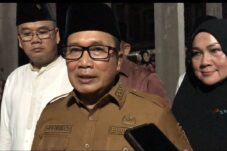 Bupati Sujiwo Targetkan Pembangunan Masjid Awwaludin Cepat Rampung