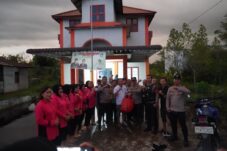 Polda Kalbar Salurkan Bantuan Korban Banjir Kubu Raya