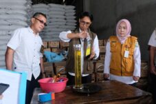 Diskumdag Pontianak Pastikan Minyak Kita Sesuai Takaran