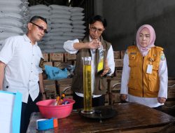 Diskumdag Pontianak Pastikan Minyak Kita Sesuai Takaran