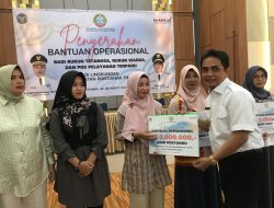 Wawako Pontianak Serahkan Bantuan Operasional Kader Posyandu