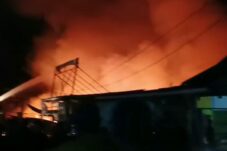 Kebakaran Lalap 19 Toko Pakaian di Putussibau