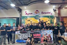 TKCI Pontianak Berbagi Takjil Buka Puasa Ramadan Kepada Para Pengguna Jalan