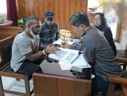 Tersangka KKB Kamenak Gire Resmi Diserahkan ke Kejaksaan Negeri Nabire