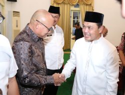 Berbaur dengan Masyarakat, Gubernur Ria Norsan Hadiri Open House Anggota DPR RI Yuliansyah