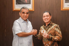 Dirangkul Prabowo, Ria Norsan Merapat ke Gerindra