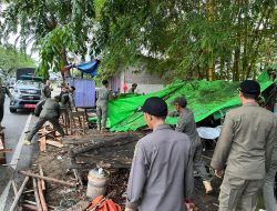 Ditinggal Usai Musim Buah, Belasan Lapak PKL Ditertibkan