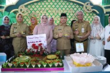 Halal Bihalal, Erlina Ria Norsan dapat Kejutan Ultah dari TP PKK Provinsi Kalbar