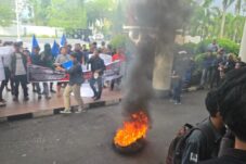 Aksi Demo Nelayan Terkait Peredaran Ikan Salem Impor