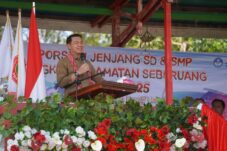 Resmikan Porseni Seberuang 2025, Bupati Kapuas Hulu Tegaskan Pentingnya Pengembangan Karakter Generasi Muda