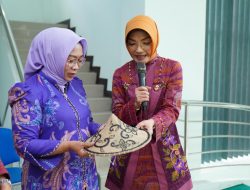 Dekranasda Kotawaringin Timur Terkesan Hasil Kerajinan Khas Pontianak