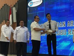 Bupati Sujiwo Serahkan SK 34 ASN Pemkab Kubu Raya Formasi 2024