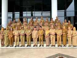 Perdana Pimpin Apel Pagi, Ria Norsan Ajak Para ASN Fokuskan Kinerja dan Displin