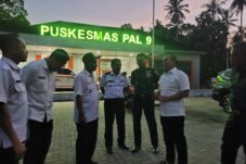 Sinergi Pemkab dan TNI: Akses Jalan Menuju Puskesmas Pal 9 Yang Rusak Akan Dibangun Lewat Program TMMD